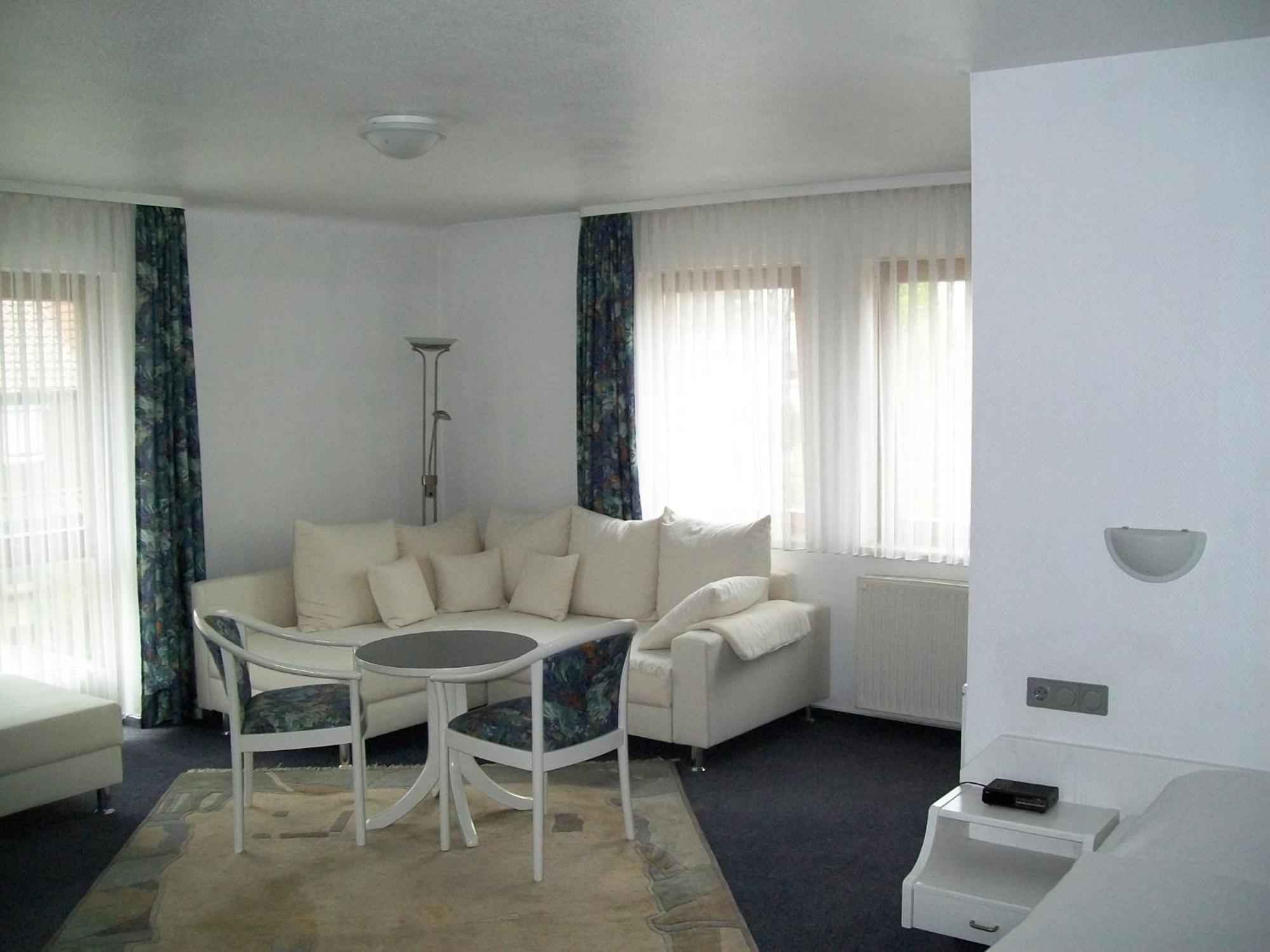 Hotel Gasthof Traube Kernen Exteriör bild